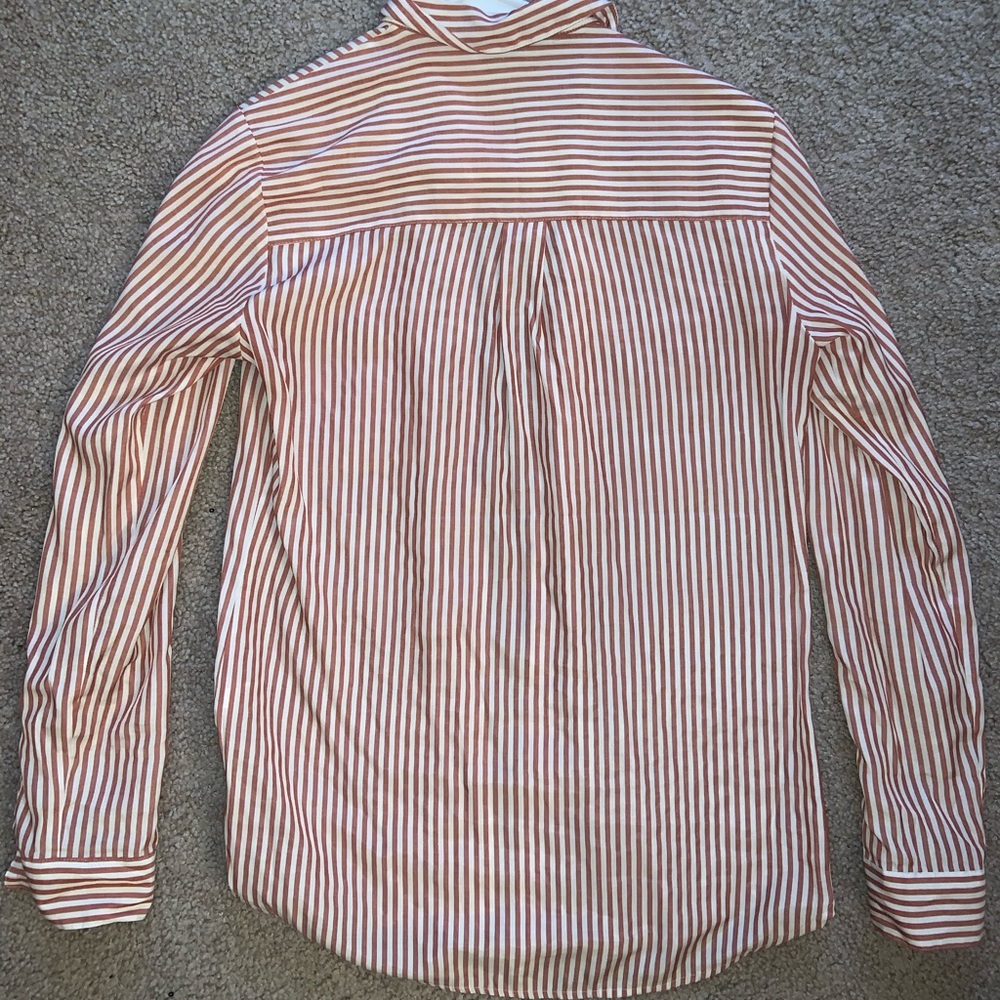 Button up - Picture 3 of 3